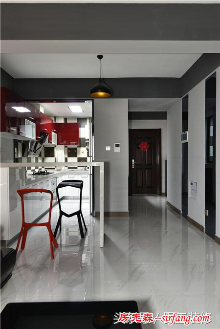 两房两厅黑白灰颜色巧妙搭配 87平的现代简约风