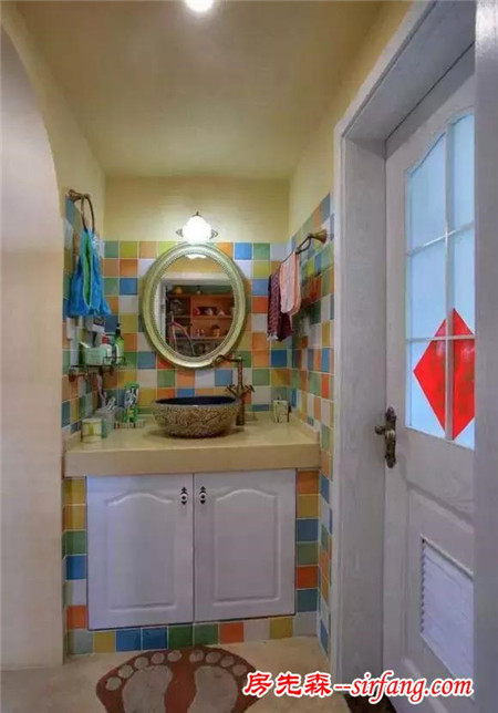 还买啥浴室柜，邻居见了我家用砖砌的，回家就叫师傅做了！