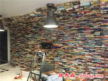 他买了4000本书做了一个电视墙，这样的装修简直帅炸了！