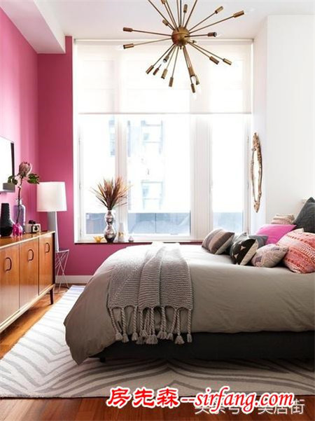 丰富的内饰让卧室处处充满亮点，令人幸福的居家感受