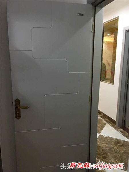 裝修完工曬照，家具家電還沒上，做了超多柜子，實(shí)用又耐看