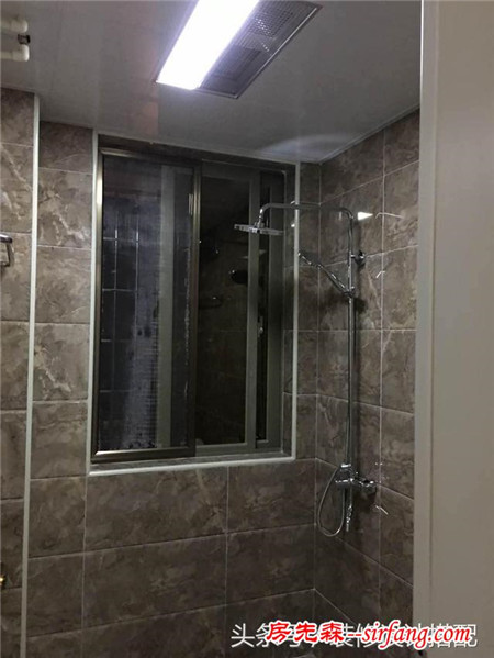 裝修完工曬照，家具家電還沒上，做了超多柜子，實(shí)用又耐看