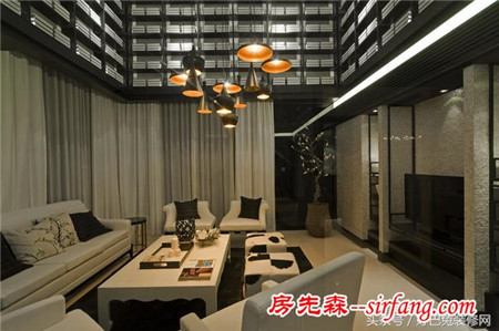 装修案例//并不是所有别墅都要金碧辉煌 也可以低奢时尚