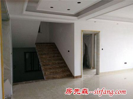 老家的四层自建房快要完工了，这个浇筑楼梯一万块你们说贵不贵？
