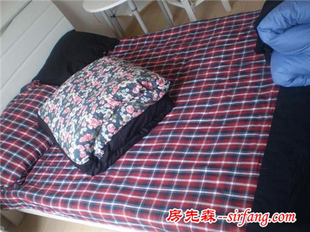 朋友花3萬裝出的85平兩室，進(jìn)門后我的眼睛被閃瞎！