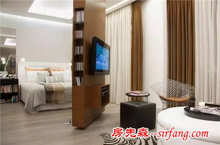 小户型卧室和客厅相连，那就做个可以旋转的电视墙吧！