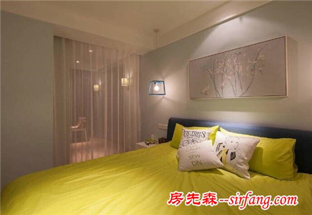 看看我广州的新房，喜欢客厅蓝色的沙发，很特别很舒服