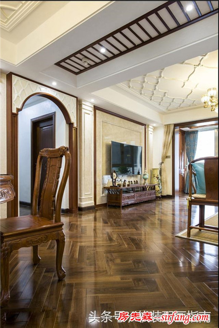土豪197平实木家具花了50万，客厅还放了2把太师椅坐着喝茶