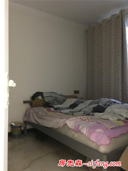 朋友家的房子很干凈