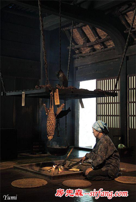 家居-原来日本的农村人都是吃大锅饭呀，而且住房都没烟囱！