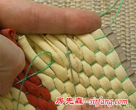 舊衣服變廢為寶編制漂亮的杯墊