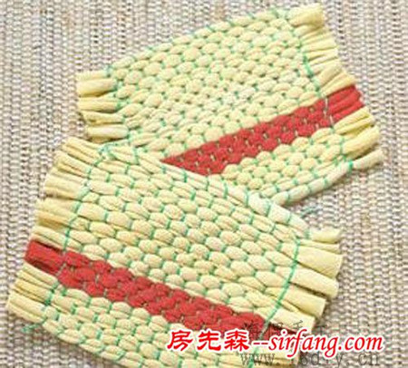 舊衣服變廢為寶編制漂亮的杯墊