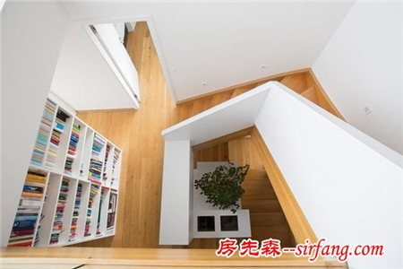歐洲人真會(huì)“玩”！斜坡上還能建這么漂亮的房子？