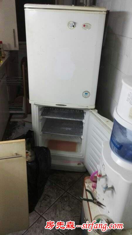 自己DIY翻新老旧冰箱 这冰箱简直是一件艺术品了