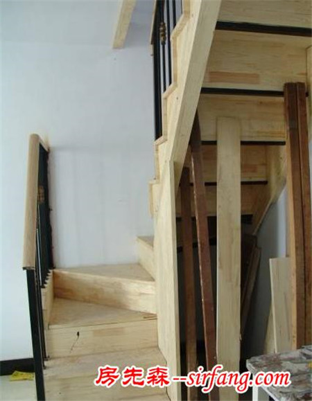 木工老公只不过亲手给自建房做了个楼梯，竟引得村民纷纷效仿！