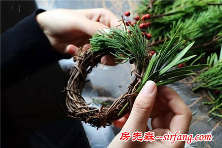 你们做的圣诞花环一定比我的好看