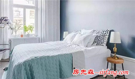 這間公寓明亮活潑不冷淡，再加上壁爐和露天陽(yáng)臺(tái)，完美！