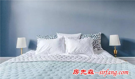 這間公寓明亮活潑不冷淡，再加上壁爐和露天陽(yáng)臺(tái)，完美！