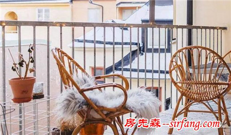 這間公寓明亮活潑不冷淡，再加上壁爐和露天陽(yáng)臺(tái)，完美！