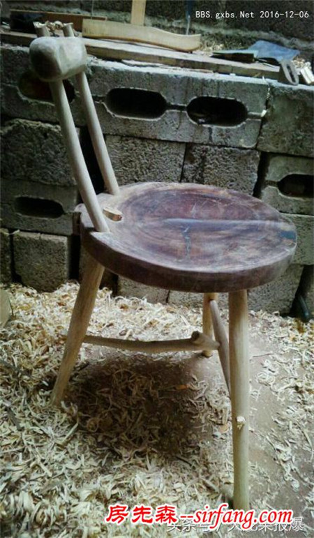 凳子坏了，今天就用铁木砧板做把椅子，大家来瞧瞧