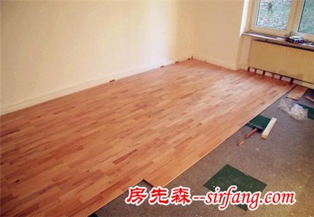 只要掌握这4种地板铺设方法，担保你家地板舒适耐用一倍！