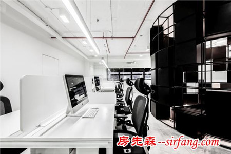 计算机网络公司办公室装修：0与1的结合，黑与白的魅力