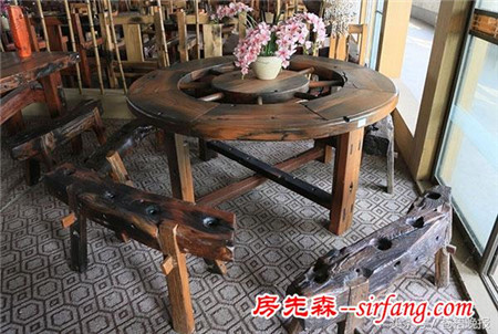 赣榆老船木被制成精美的家具和工艺品