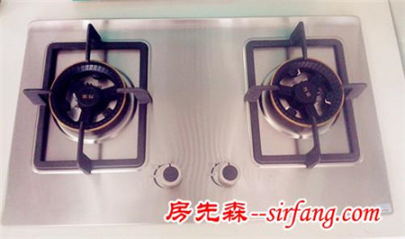厨房灶具用不锈钢还是钢化玻璃面板？考虑清楚再做决定！