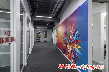 办公空间：奥马哈LinkedIn LOFT风格办公室设计