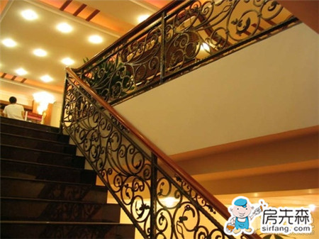 铁艺楼梯扶手价格及安装效果欣赏