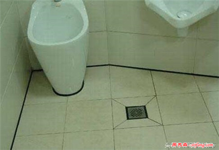 你家卫生间是不是常有积水？是不是这个没装好