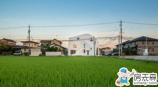 首映 马岩松 ：MAD在日本设计的幼儿园里有个老房子