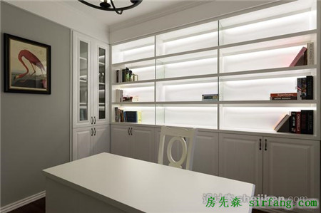 家居145㎡轻法四居，谁说要干净浪漫就不能玩色彩？