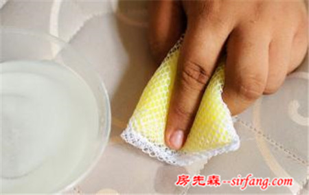 月經(jīng)血沾到床墊洗不了，婆婆用了片生姜就解決！