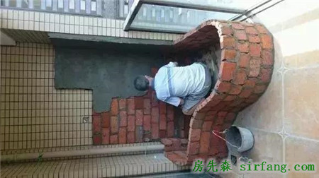 老公说要为我承包鱼塘，结果竟然在阳台上砌了个鱼池！哭笑不得