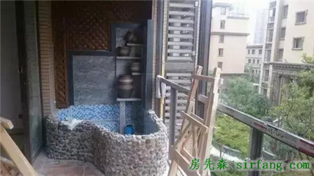 老公说要为我承包鱼塘，结果竟然在阳台上砌了个鱼池！哭笑不得