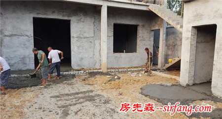 城里房子太貴買不起 河南農(nóng)民推倒祖屋 自建兩層大院別墅