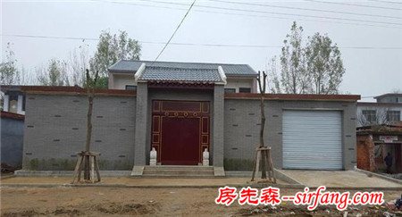 城里房子太貴買不起 河南農(nóng)民推倒祖屋 自建兩層大院別墅