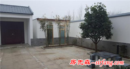 城里房子太貴買不起 河南農(nóng)民推倒祖屋 自建兩層大院別墅