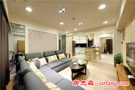 和設(shè)計(jì)師朋友去高檔小區(qū)業(yè)主家驗(yàn)收，效果讓在場的人都羨慕
