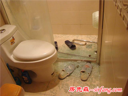 幸亏老婆看到淋浴房裂痕，不然自爆可就真危险了！