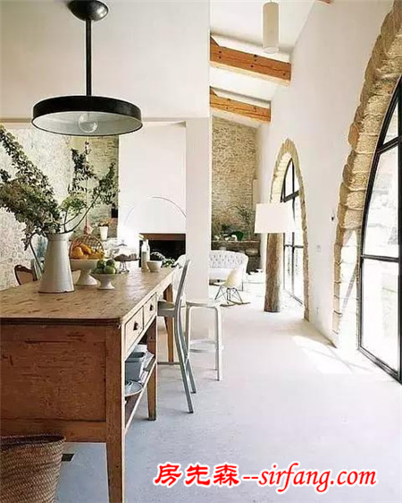 谁成想家里没有铺砖铺地板，只是简单的水泥地竟美成这样！