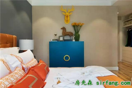 70平兩居客廳顏色混得像個(gè)劇團(tuán)，兒童房為啥畫風(fēng)突變？
