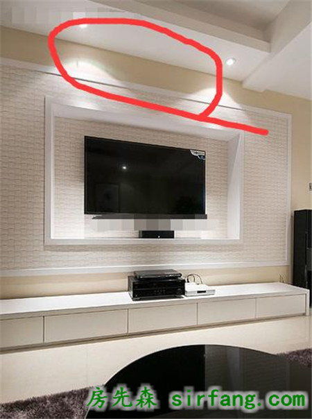 电视背景墙上面要不要做灯带或是装射灯？