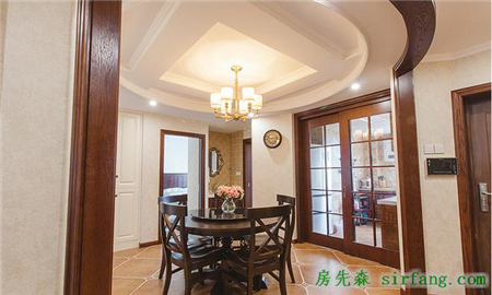 賣了原本的小屋置辦了現(xiàn)在這套三居，發(fā)揮女漢子的本性