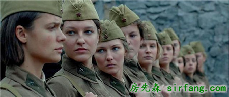 戰(zhàn)斗民族的家，俄羅斯妹子大戰(zhàn)45平米小戶型！