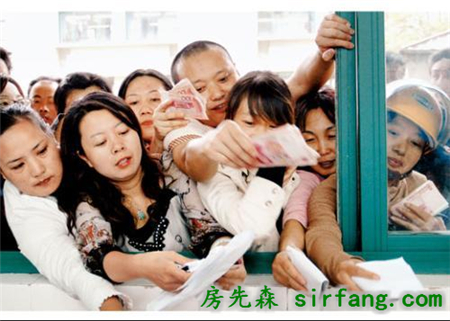 中国式父母有多难 耗尽积蓄为买学区房