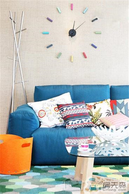 彩色布艺装饰空间 用色彩让客厅鲜活起来