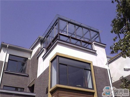 家里装修封阳台到底选择那种型材更好一些，塑钢或者断桥铝材