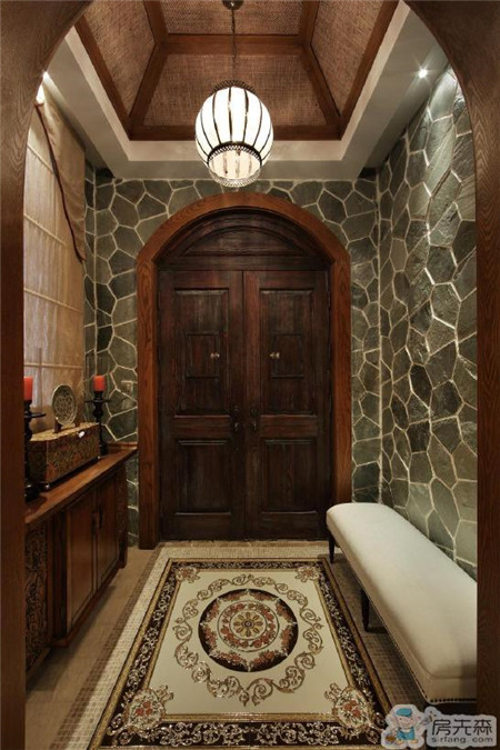 装修实景〡350㎡美式别墅，传统木质家居软装，室内木质楼梯
